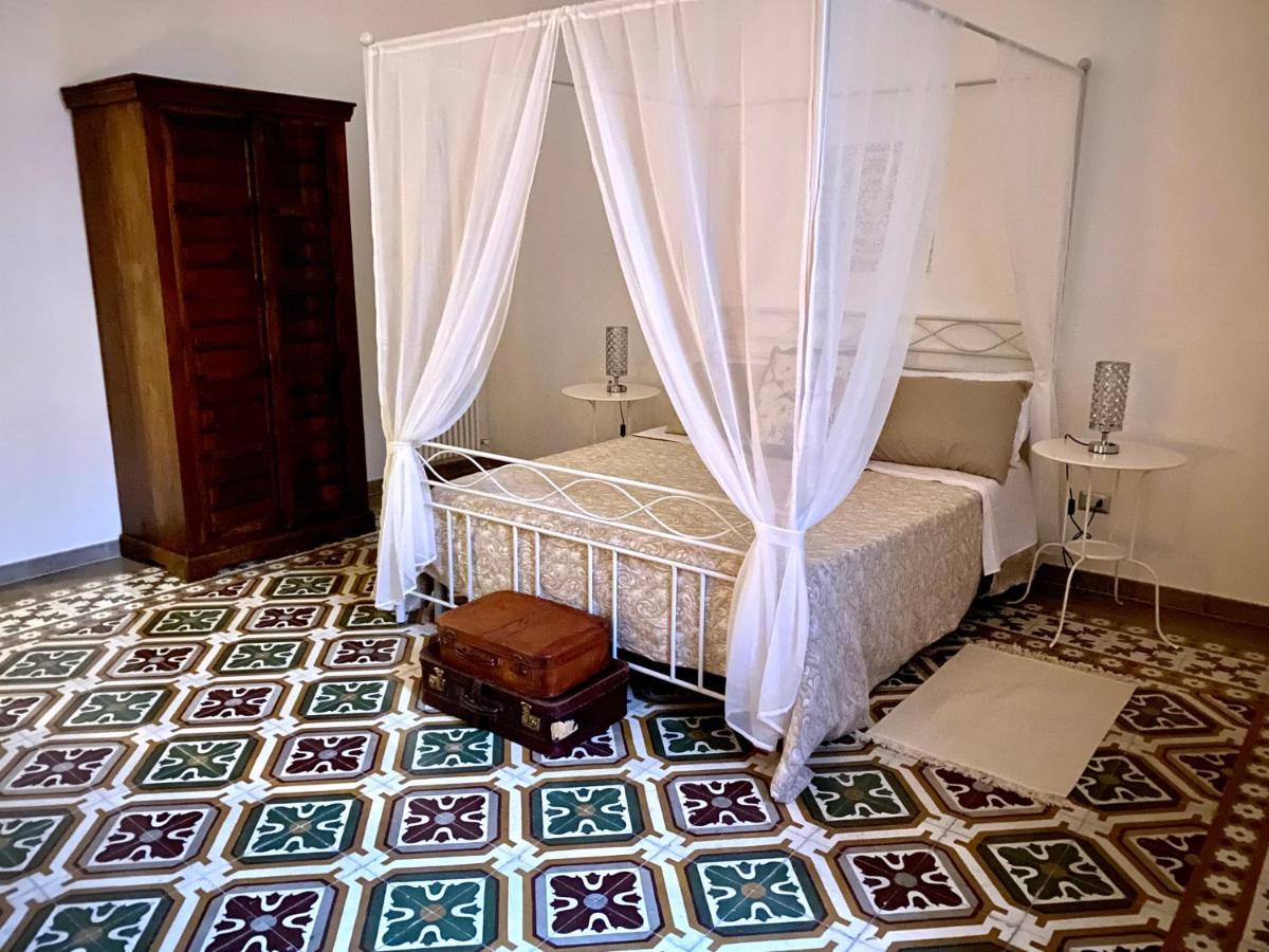 La Casa Di Nonna Titina Apartment เลชเช ภายนอก รูปภาพ